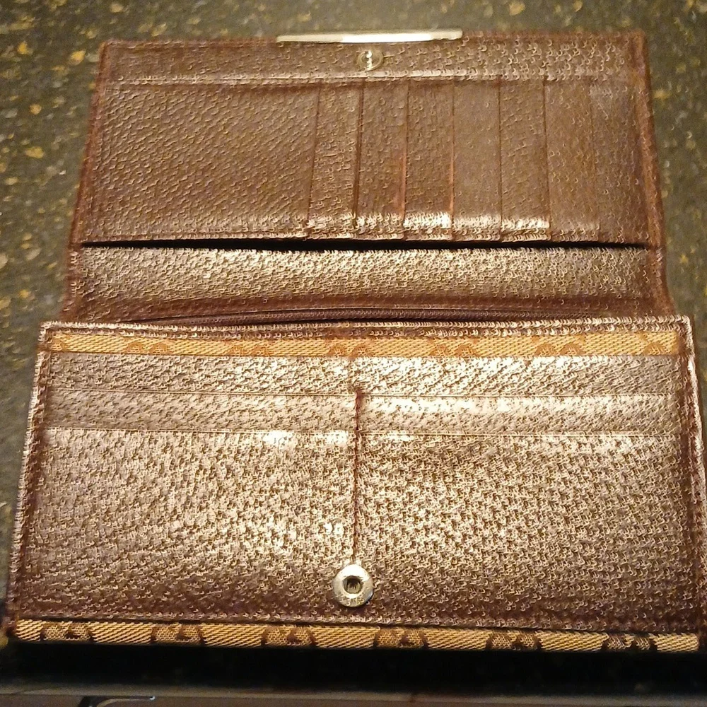 Authentic Gucci Brown Monogram Big Wallet - Picture 11 of 11